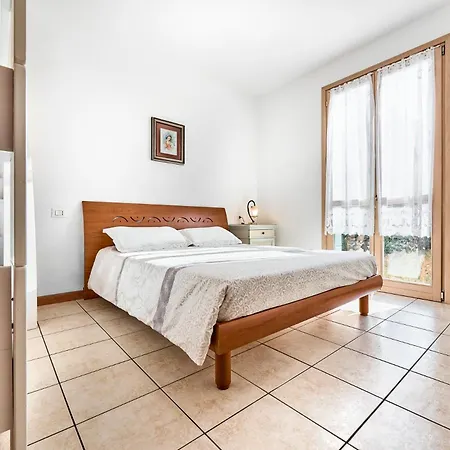 Apartment Flowers House - Host Solution