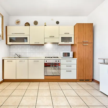 Flowers House - Host Solution * Lido di Jesolo