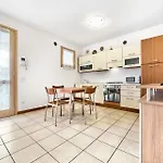 Apartment Flowers House - Host Solution
